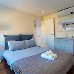 Quiet Victorian Flat, Gloucester Road, Fast Wifi Appartement Bristol