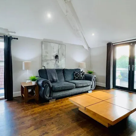 Smart-home In Original Victorian Building Apartment