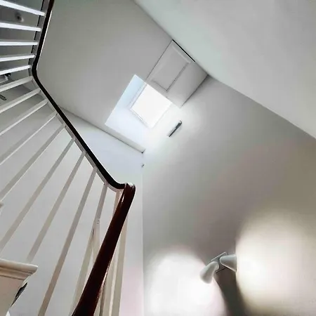 Smart-home In Original Victorian Building Apartment *