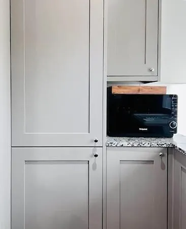 Apartment Smart-home In Original Victorian Building *