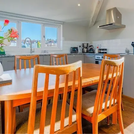 Apartment Smart-home In Original Victorian Building