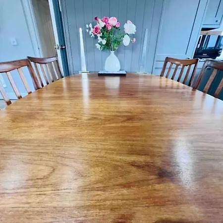 Апартаменты Quiet Victorian Flat, Gloucester Road, Fast Wifi