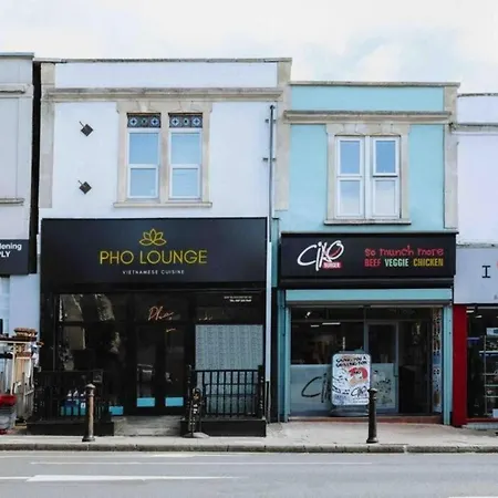 Quiet Victorian Flat, Gloucester Road, Fast Wifi *