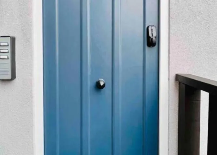 Quiet Victorian Flat, Gloucester Road, Fast Wifi Bristol