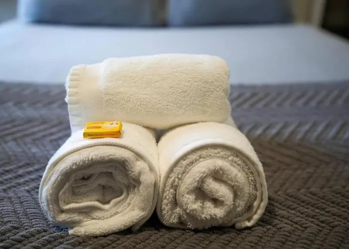 Apartman Quiet Victorian Flat, Gloucester Road, Fast Wifi Bristol