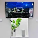 Quiet Victorian Flat, Gloucester Road, Fast Wifi Apartamento Bristol