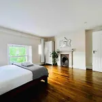 Quiet Victorian Flat, Gloucester Road, Fast Wifi Bristol