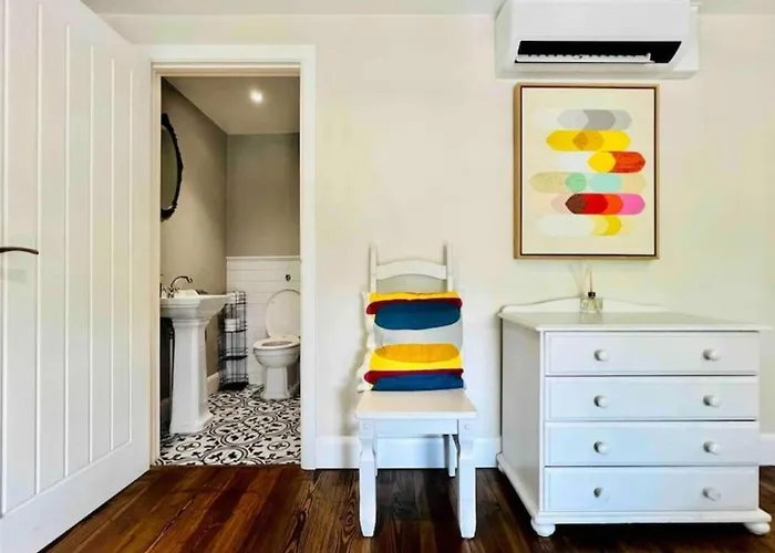 Quiet Victorian Flat, Gloucester Road, Fast Wifi