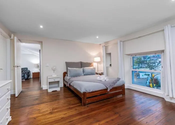 Апартаменти Quiet Gloucester Road Flat With Ac And Smart Tech Бристоль